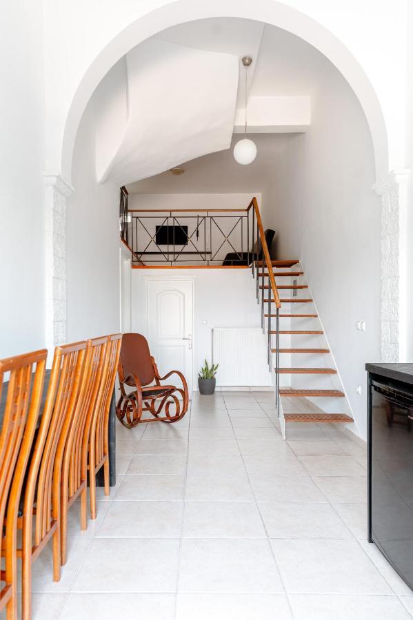 A&D Houses No3 Patras Esterno foto